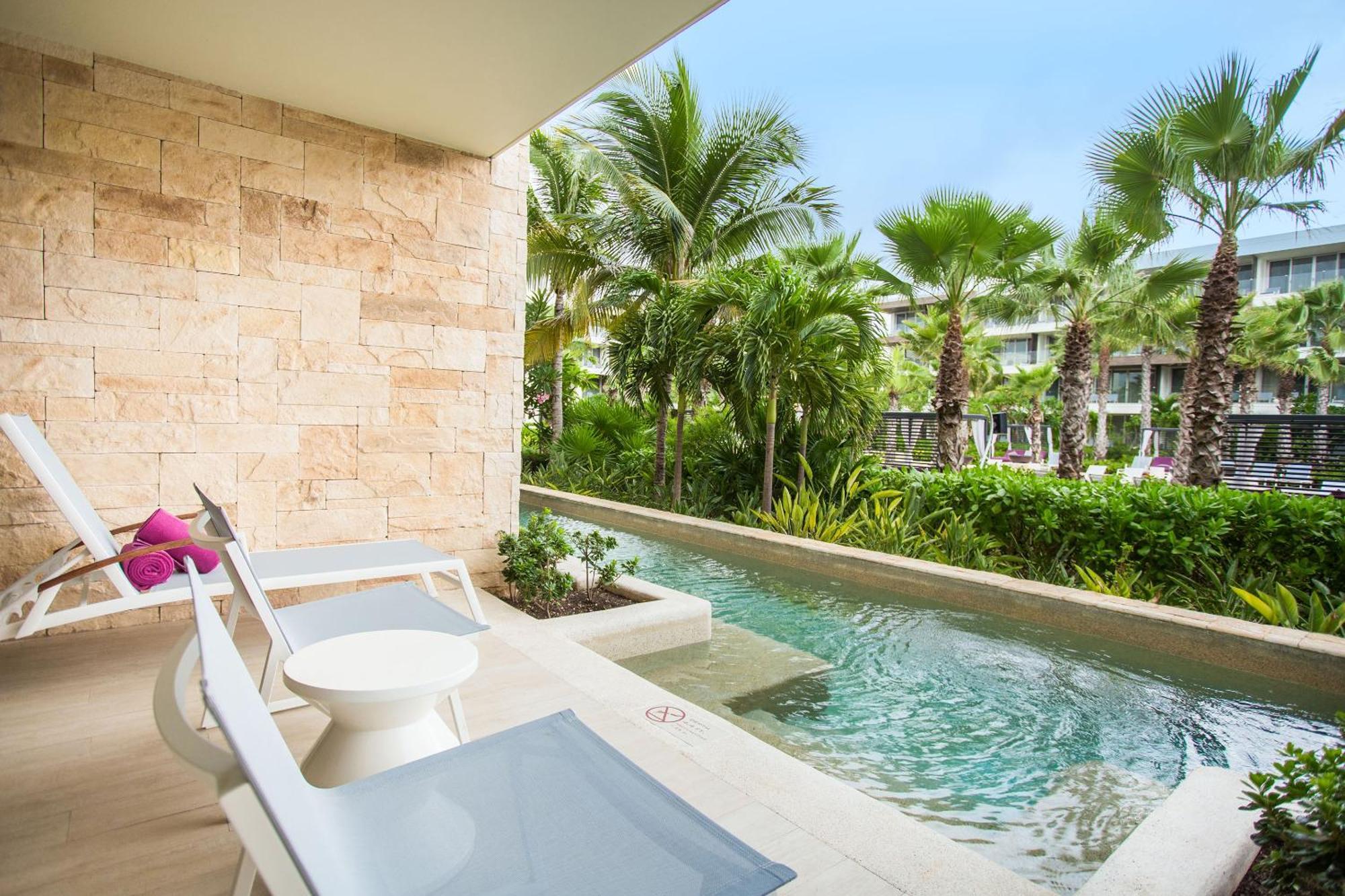 Xhale Club Junior Suite Swimout Ocean Front Double