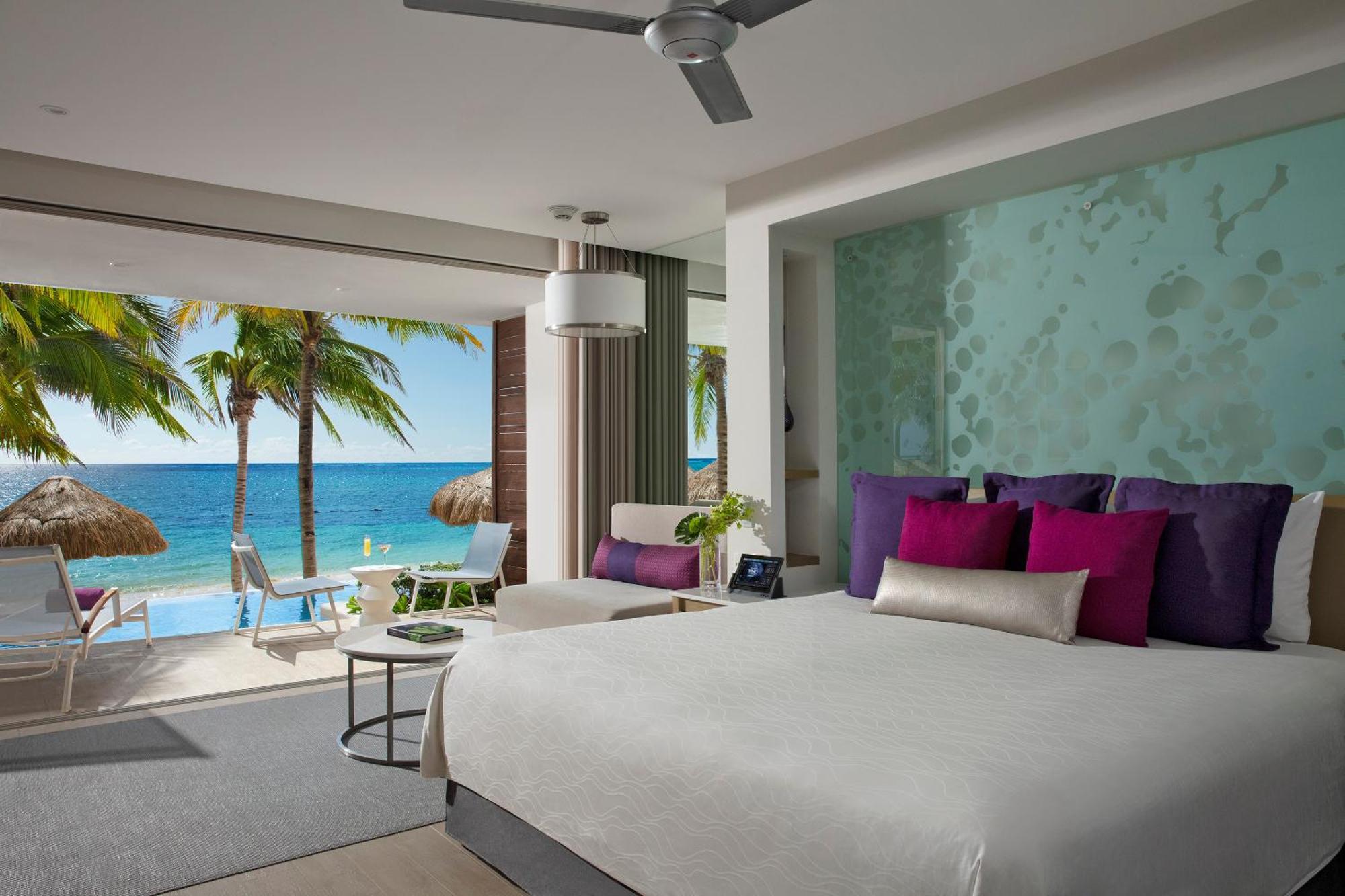 Xhale Club Junior Suite Swimout Ocean Front King